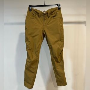 Duluth Trading Company Women’s Duluth Flex Firehose Pants. Size 8X29